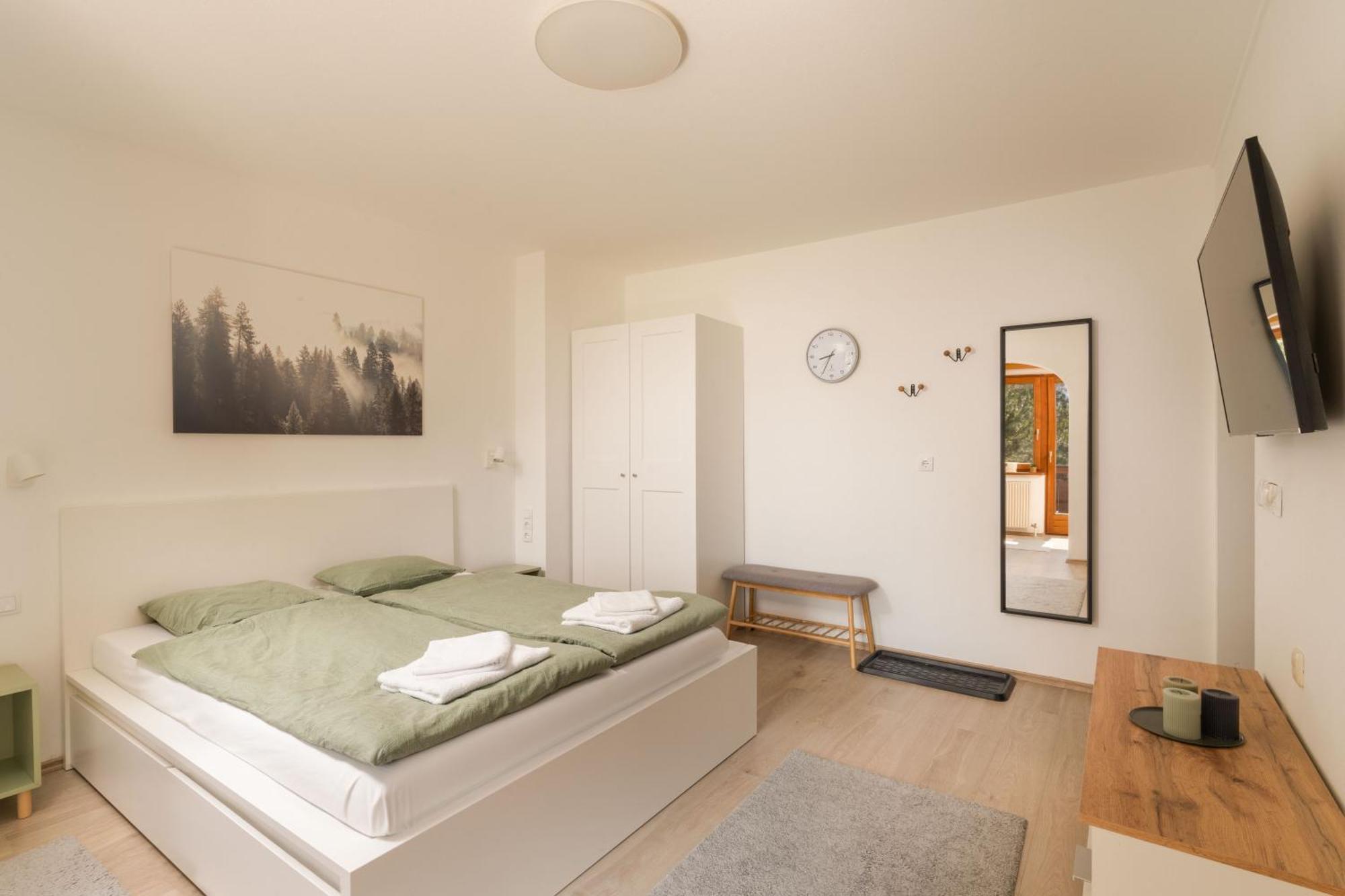 Apartment Lobe